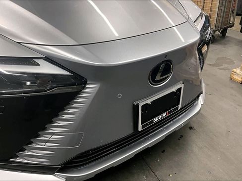 Used 2023 Lexus RZ 450e Premium w/ Technology Package image 30