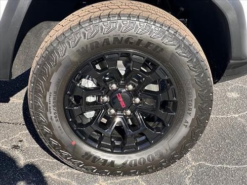 New 2026 GMC Canyon Elevation w/ Convenience Package image 14