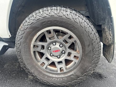 Used 2021 Toyota 4Runner SR5 Premium w/ Moonroof Package AWD/4WD image 27