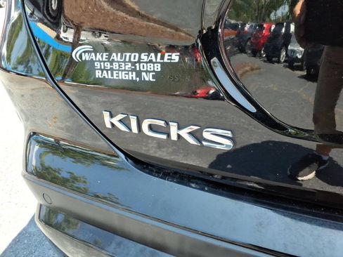 Used 2024 Nissan Kicks S FWD image 5