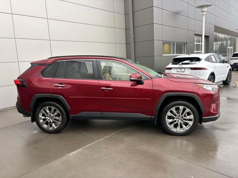 Used 2019 Toyota RAV4 Limited w/ Advanced Technology Package image 8