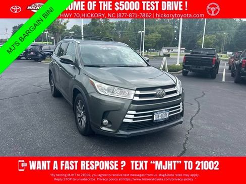 Used 2017 Toyota Highlander XLE AWD/4WD image 1