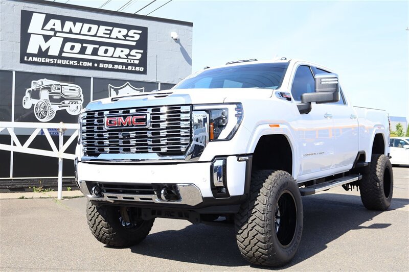 Used 2025 GMC Sierra 3500 Denali w/ Denali Reserve Package AWD/4WD image 1