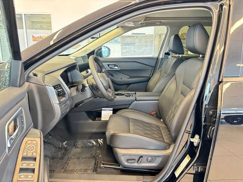 New 2025 Nissan Rogue Platinum w/ Platinum Premium Package image 14