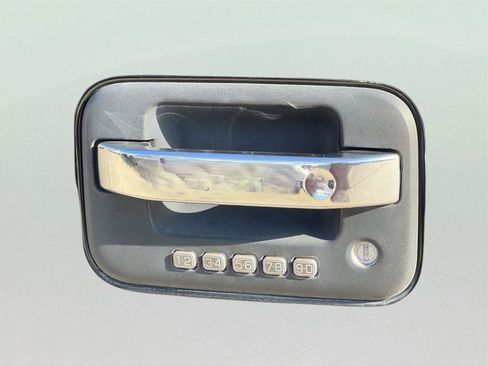 Used 2014 Ford F150 XLT w/ Equipment Group 302A Luxury AWD/4WD image 15