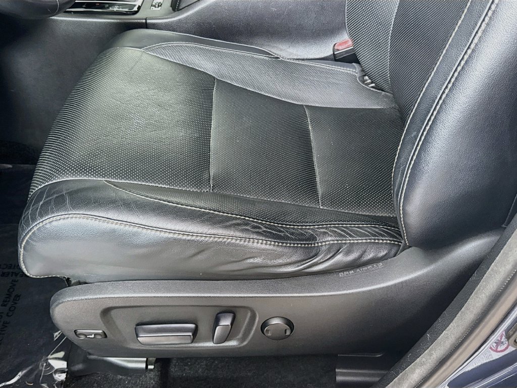 Used 2014 Toyota Highlander Limited Platinum FWD image 22