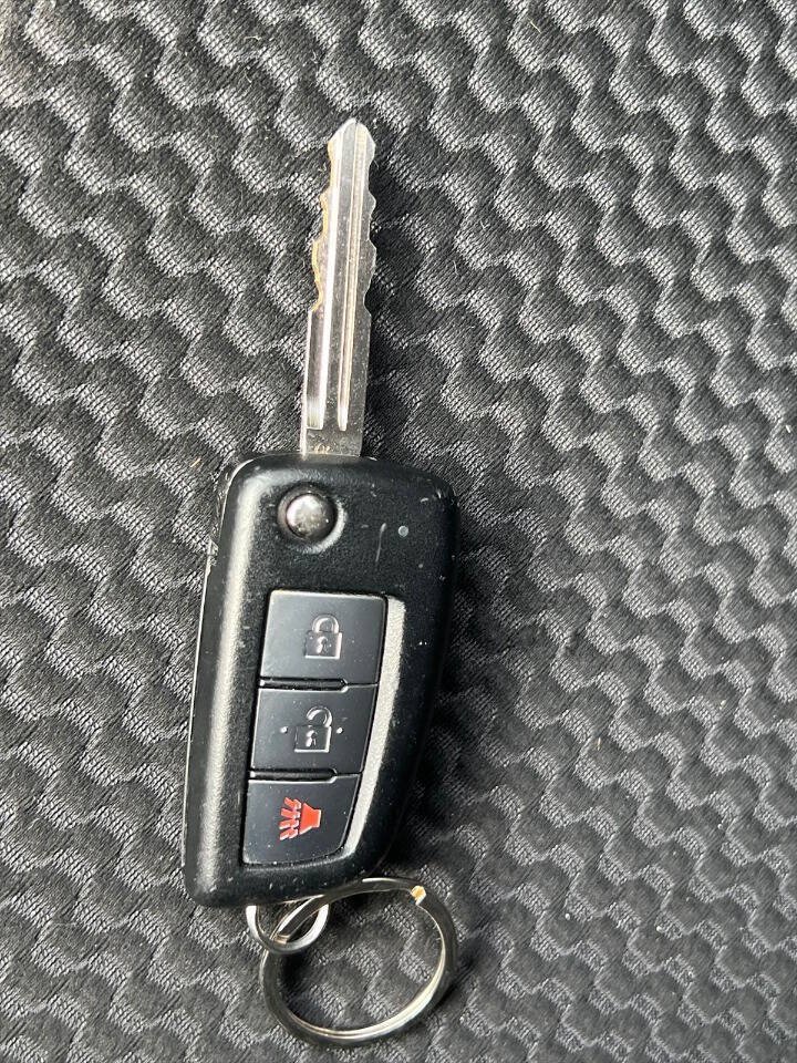 Used 2022 Nissan Rogue Sport S FWD image 16
