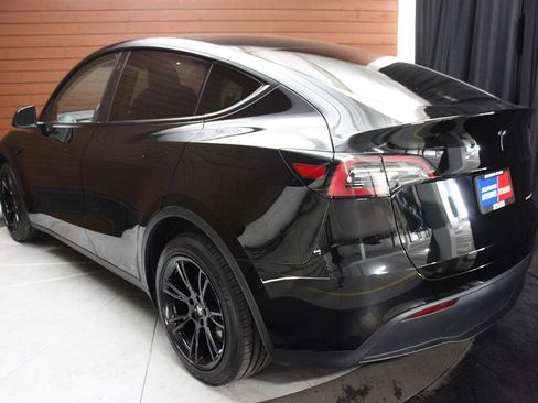 Used 2023 Tesla Model Y Long Range image 9