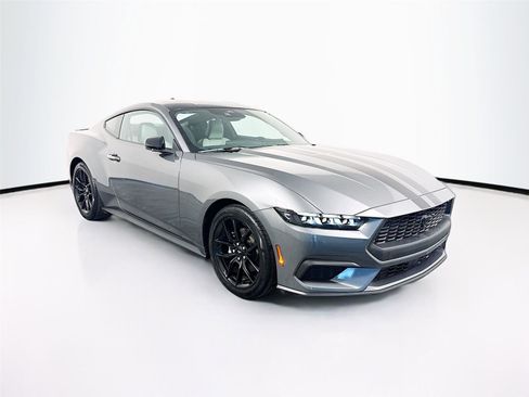 Used 2025 Ford Mustang Premium image 11