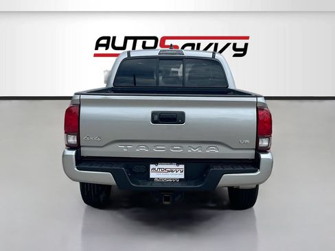 Used 2022 Toyota Tacoma SR AWD/4WD image 6
