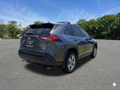 Used 2023 Toyota RAV4 XLE AWD/4WD image 9