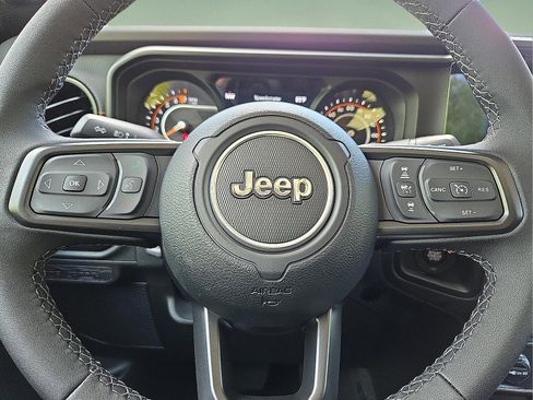 New 2025 Jeep Gladiator Mojave w/ Steel Bumper Group image 24