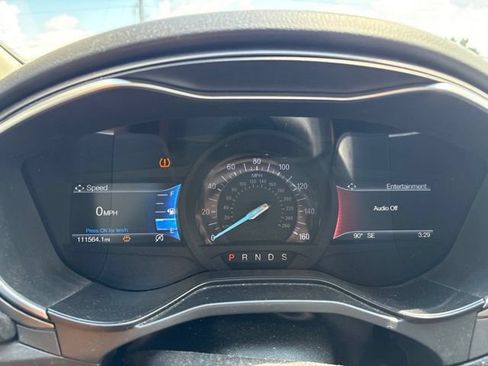 Used 2019 Ford Fusion SE FWD image 3