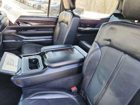 Used 2022 Jeep Grand Wagoneer Series I AWD/4WD image 12