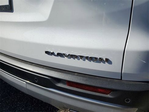 New 2026 GMC Acadia Elevation image 9