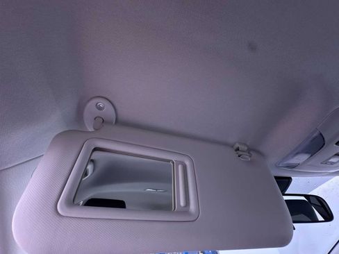 Used 2020 Toyota Corolla L image 31