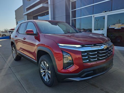 New 2026 Chevrolet Equinox LT w/ Convenience Package II image 1