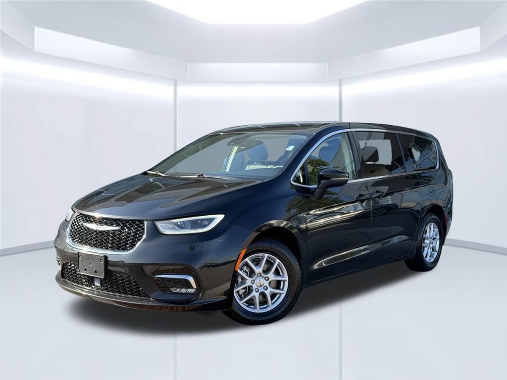 Used 2023 Chrysler Pacifica Touring-L FWD 360° Tour