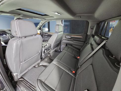 Used 2025 GMC Sierra 1500 Denali w/ Denali Reserve Package AWD/4WD image 11