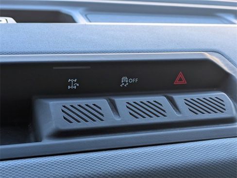 Used 2023 Ford Bronco Base image 26