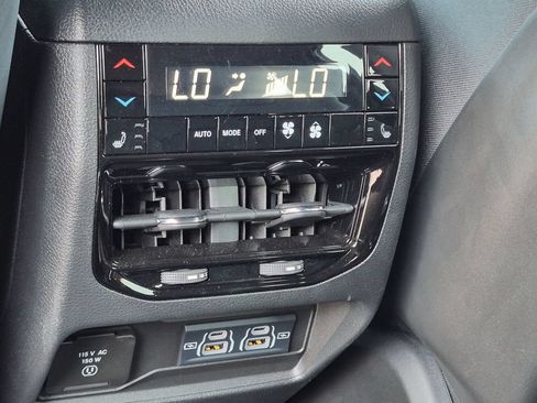 Used 2024 Jeep Grand Cherokee L Summit w/ High Altitude Package AWD/4WD image 28