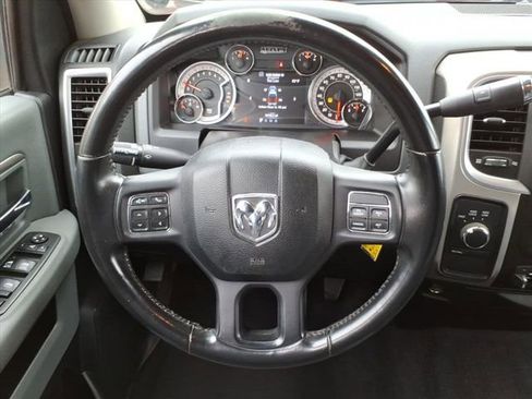 Used 2018 RAM 2500 SLT w/ Luxury Group image 16