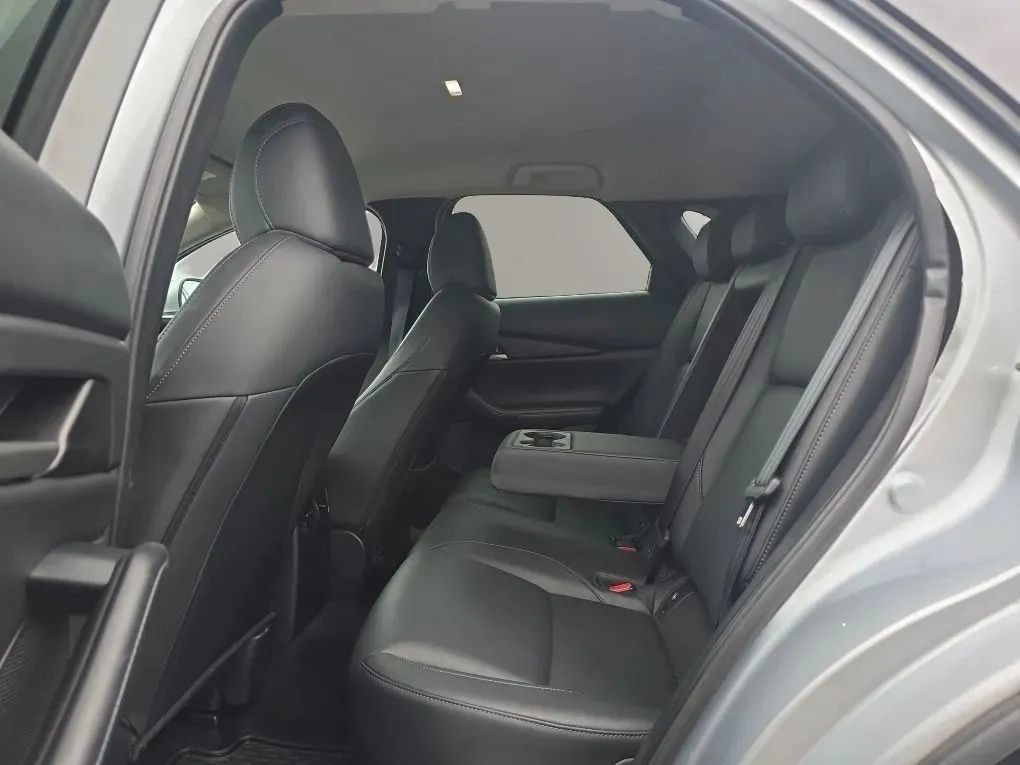 Used 2021 MAZDA CX-30 FWD 2.5 S w/ Select Package image 37