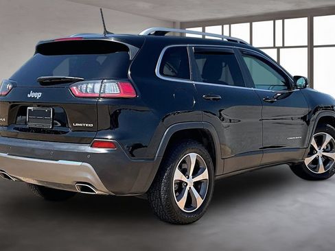 Used 2019 Jeep Cherokee Limited AWD/4WD image 2