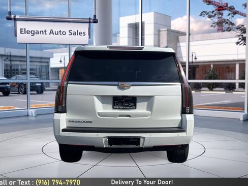 Used 2017 Cadillac Escalade Platinum AWD/4WD image 6
