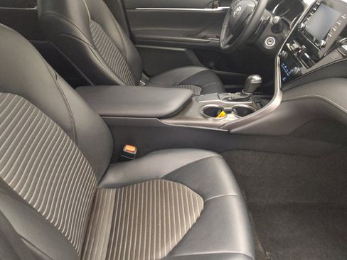 Used 2021 Toyota Camry SE image 21