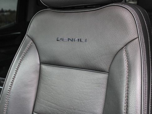 Used 2022 GMC Sierra 1500 Denali image 24