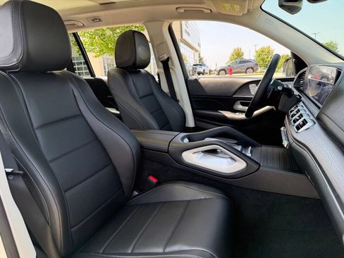 Used 2023 Mercedes-Benz GLS 450 4MATIC image 13