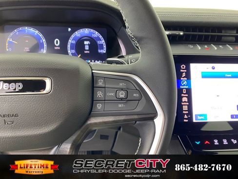 New 2026 Jeep Grand Cherokee L Limited AWD/4WD image 17