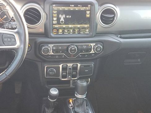 Used 2020 Jeep Wrangler Unlimited Sahara w/ Dual Top Group AWD/4WD image 15