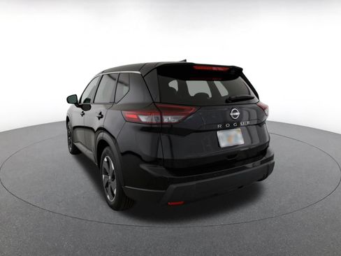 Used 2025 Nissan Rogue SV FWD image 11