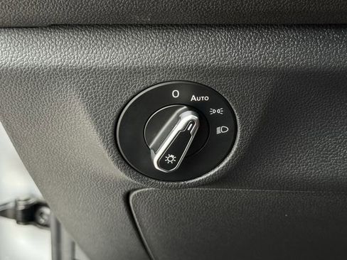 Used 2022 Volkswagen Jetta SE w/ Panoramic Sunroof Package FWD image 22