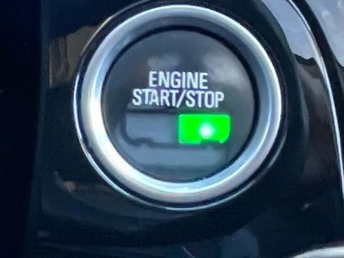Used 2018 Buick Encore Essence FWD image 29