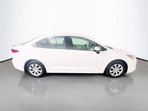 Used 2025 Toyota Corolla LE FWD image 9