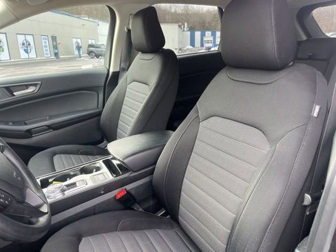 Used 2020 Ford Edge SE image 12