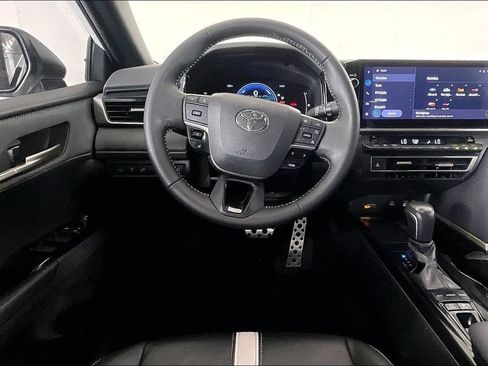 Used 2025 Toyota Camry SE w/ Multimedia Upgrade Package FWD image 8
