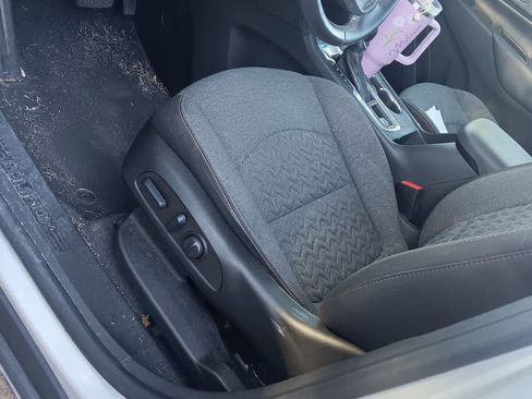 Used 2022 Chevrolet Equinox LT FWD image 5