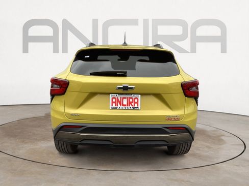 Used 2024 Chevrolet Trax ACTIV w/ Sunroof Package image 13