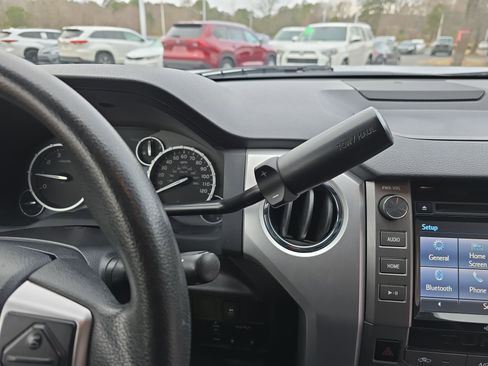 Used 2017 Toyota Tundra SR5 image 26