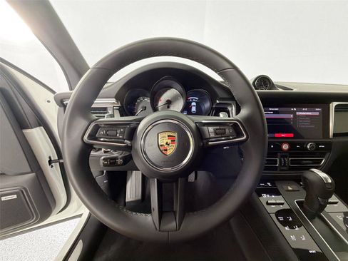Used 2025 Porsche Macan S AWD/4WD image 20