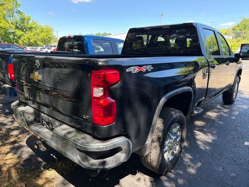 Used 2025 Chevrolet Silverado 2500 LT w/ Convenience Package AWD/4WD image 2