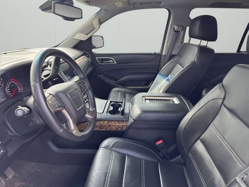 Used 2015 GMC Yukon Denali w/ Premium Package AWD/4WD image 19