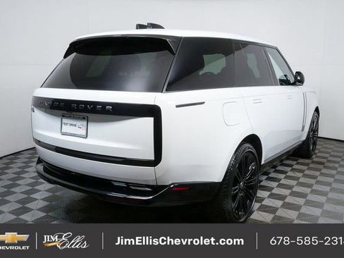 Used 2024 Land Rover Range Rover SE image 3