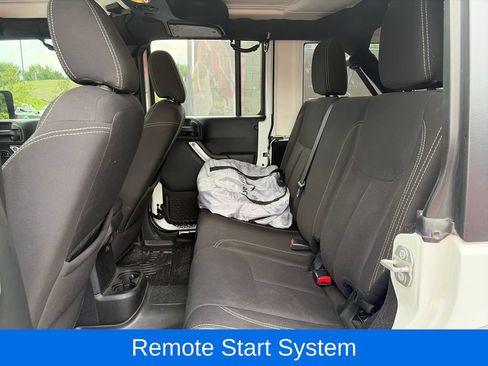 Used 2017 Jeep Wrangler Unlimited Sahara w/ Connectivity Group AWD/4WD image 22