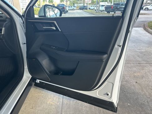 New 2026 Mitsubishi Outlander SE image 25