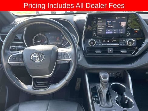 Used 2022 Toyota Highlander XSE AWD/4WD image 15